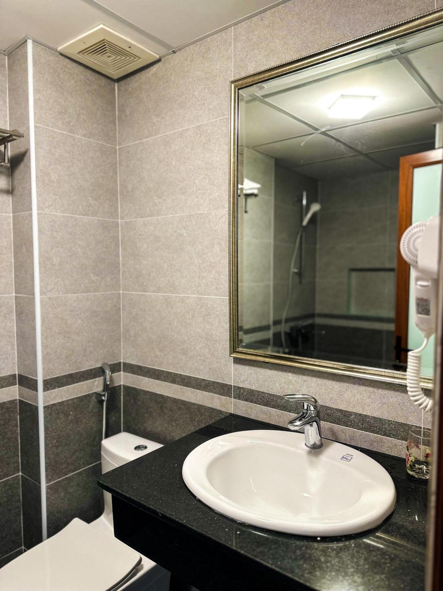 Ven Ho Hotel Hanoï Extérieur photo